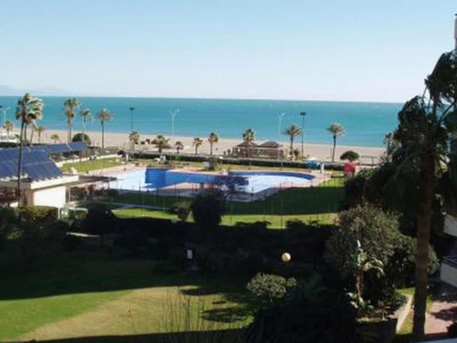 Apartamento Primera Linea Playa Торемолинос Екстериор снимка